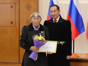 В Якутии хранителям традиционной культуры вручены стипендии главы республики