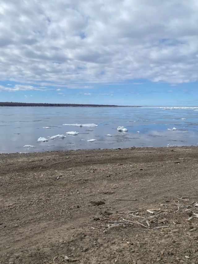В Чурапчинском районе мужчина выпал из моторной лодки и утонул