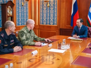 Айсен Николаев провел рабочую встречу с руководством Росгвардии