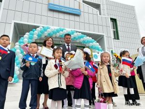 Премьер-министр Якутии принял участие в торжественной линейке школы № 29 Якутска