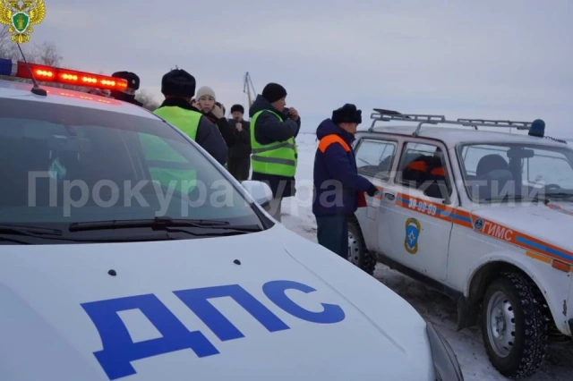 В Якутии водители незаконно перевозили пассажиров по закрытой ледовой переправе