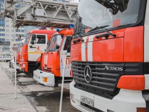 Владимир Федоров поздравил спасателей с 370-летием пожарной охраны России