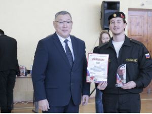 Федерация профсоюзов Якутии организовала смотр строевой подготовки среди работающей молодежи