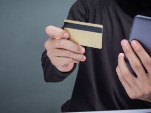 «Быстрые деньги»: 29-летний якутянин потерял на «инвестициях» около 1,5 млн рублей