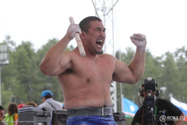 Якутяне Эрчим Баппагай и Артем Ветров сразятся на абсолютном чемпионате Европы по мас-рестлингу