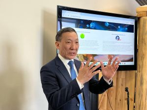 В СВФУ презентовали приложение с записями исполнения олонхо именитых сказителей «Ноо!»