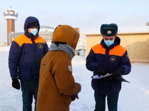 Специалисты МЧС России рекомендуют выбирать безопасные места зимнего отдыха