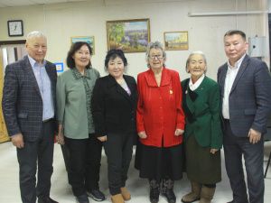 КОММУНИСТЫ, ВПЕРЕД!