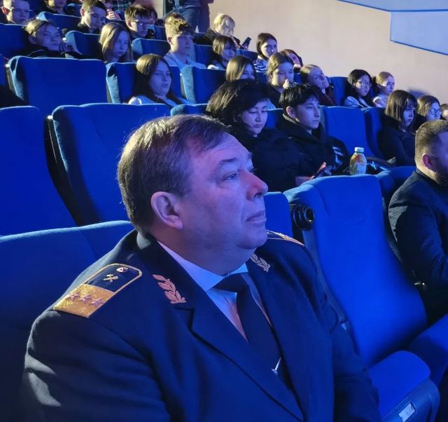 В Алдане состоялся показ фильма «Предательство» для учащихся фирменных классов