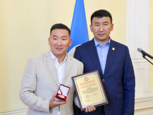 В якнете усомнились в необходимости награждать чиновников за организацию Ысыаха Олонхо