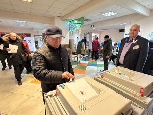 Дмитрий Садовников одним из первых проголосовал на выборах Президента РФ