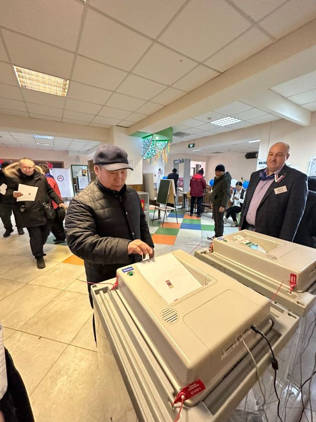 Дмитрий Садовников одним из первых проголосовал на выборах Президента РФ