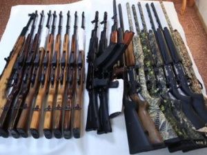 В Якутске 28-летний продавец похитил и продал более 20 ружей