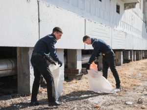 В Якутске прошла молодежная акция «Сохраним памятники»