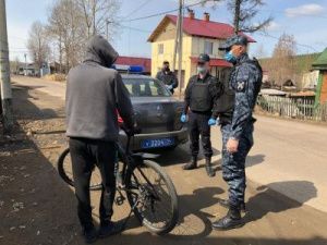 В Алдане взрослый воспользовался ситуацией