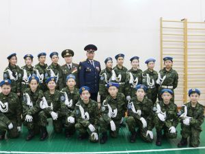 Сотрудники и ветераны УИС участвуют в военно-патриотических мероприятиях в школах республики