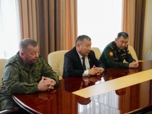 Глава Якутска обсудил с военным комиссариатом поддержку семей военнослужащих и взаимодействие ведомств