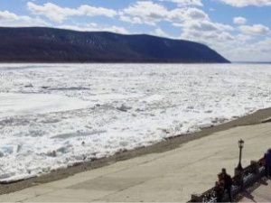 МЧС: В Ленске начался густой ледоход