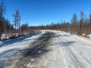 В Намском районе Якутии в ДТП опрокинулся автомобиль. Двое человек пострадали