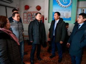 Алексей Стручков представил отчет правительства жителям пригородных сел Якутска