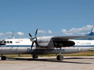 Птица попала в правый двигатель самолета возле Якутска