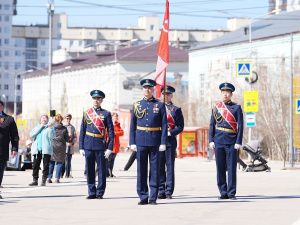 В Якутске торжественно подняли Знамя Победы