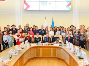 Госнаграды вручили отцам и матерям в Якутии