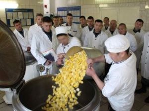 В меню якутских осужденных - борщ, мясо и рыба, каши и овощи