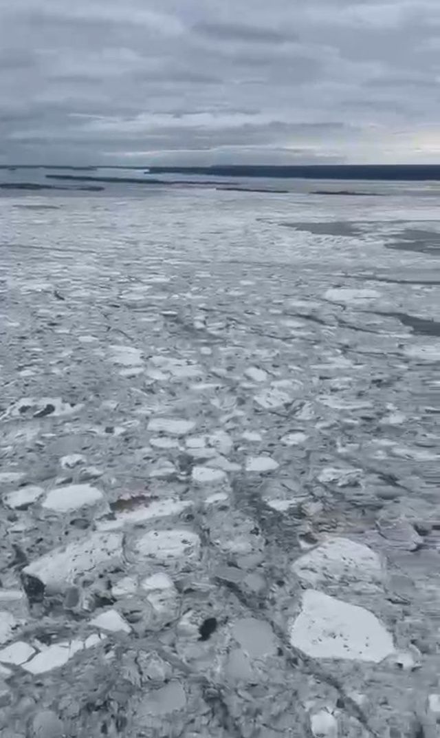 Попали в шторм, сломалась лодка: На реках Якутии произошло сразу три ЧП с рыбаками