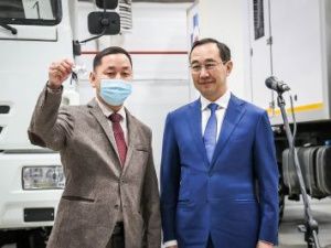 Районные больницы Якутии получили передвижные медицинские комплексы