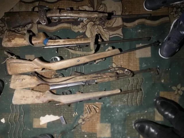 Пять единиц незарегистрированного оружия изъяли полицейские у жителя Усть-Майского района