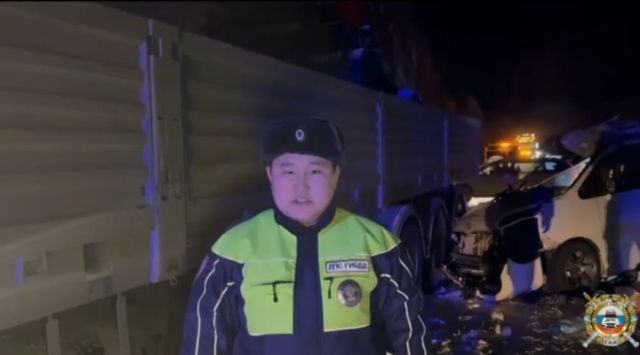 Смертельное ДТП на трассе «Вилюй»: водитель "Toyota Voxy" погиб после столкновения с грузовиком