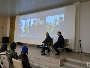 Юнармейцы, курсанты и кадеты встретились с отцом Героя России Дмитрия Егорова