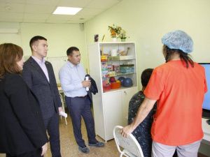 Герой России Игорь Юргин посетил центр комплексной реабилитации инвалидов и ветеранов