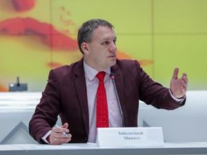 КАК В ЖАТАЕ БЛОНДИНКА ПОБЕДИЛА БЛОНДИНА