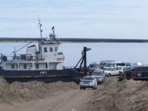 Солодов поручил внедрить на переправе «Якутск — Нижний Бестях» систему по бронированию мест и продаже билетов