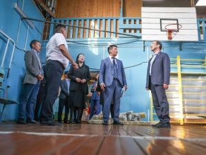 Глава Якутии поручил разработать проект строительства школы в селе Нюрбачан 
