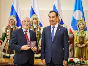 Государственные награды за вклад в развитие республики вручили жителям Якутии