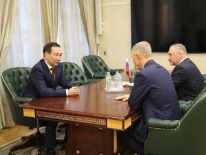 Глава Якутии провел рабочую встречу с руководителями Херсонской области