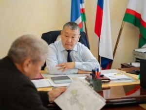 Глава Якутска Дмитрий Садовников обсудил с застройщиком расселение из аварийного жилья и развитие нового квартала на Билибина