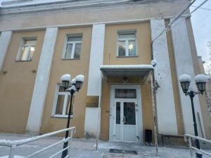 Замначальника судмедэкспертизы отправили в тюрьму за угон и нападение на такси