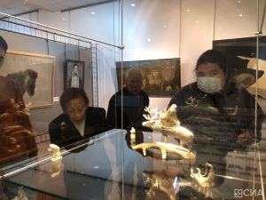 Национальный художественный музей презентовал выставку художника-костореза Михаила Слепцова