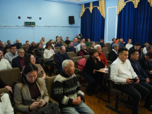 Евгений Григорьев представил отчёт о работе Окружной администрации города Якутска коллективу Института мерзлотоведения