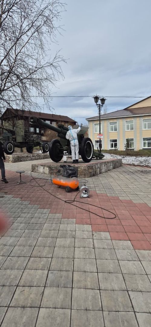 Наш долг – украсить обелиски и поклониться павшим до земли…