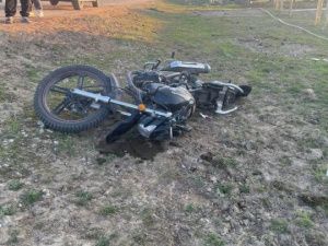 Пьяный водитель мотоцикла получил серьезные травмы в ДТП