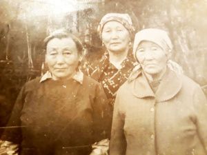 Нюрбинские следователи навестили прославленного ветерана тыла Марию Мандарову