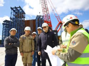 Представители РФПИ побывали на площадке строительства Ленского моста