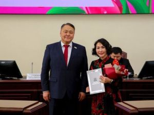 Председатель Якутской городской Думы поздравил коллег с Международным женским днем