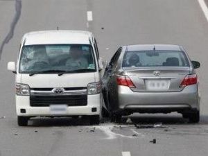 Страховщик через суд взыскал с владелицы микроавтобуса без ОСАГО более 340 тысяч рублей за ДТП в Якутске