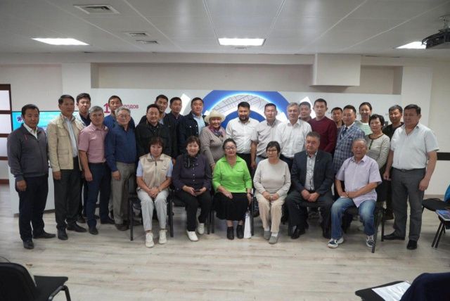 Развитие столицы обсудил глава города Евгений Григорьев с представителями землячества Хангаласского улуса